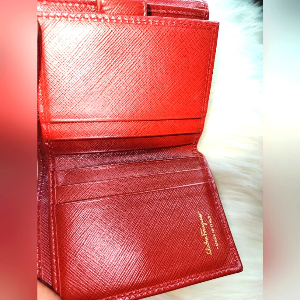 Salvatore Ferragamo Vara Wallet (1-13-A136) - Picture 9 of 16